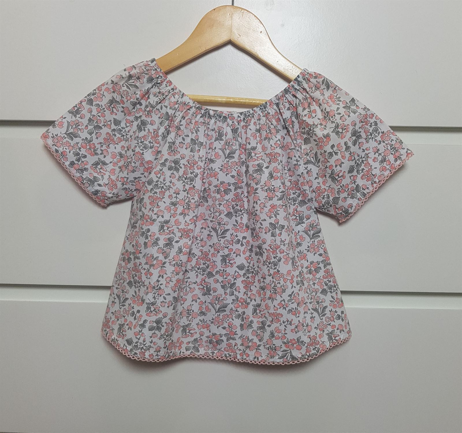 Blusa estampada. - Imagen 2